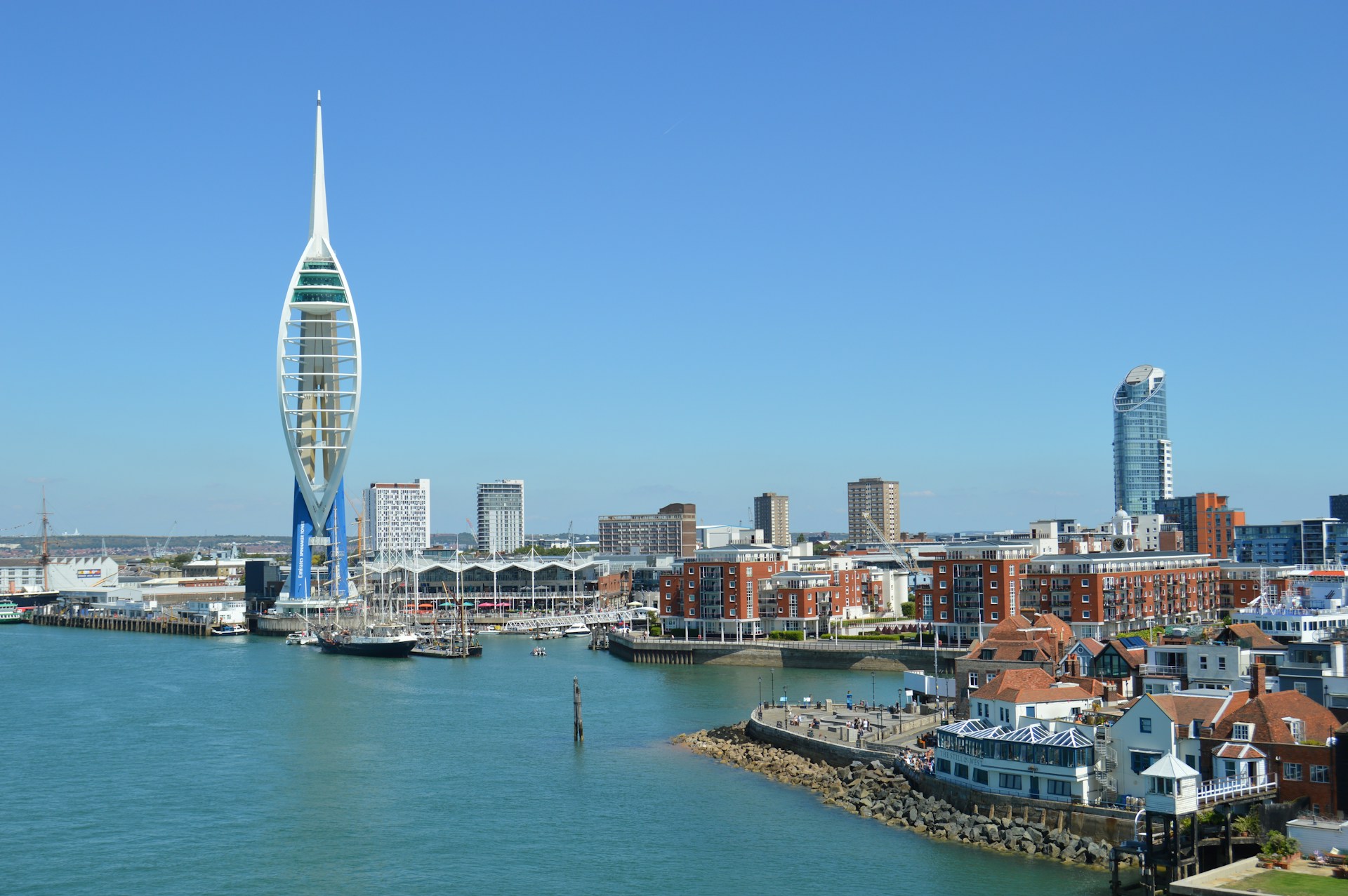 Visit the historic dockyards in Portsmouth (Léa Debroise via Unsplash)