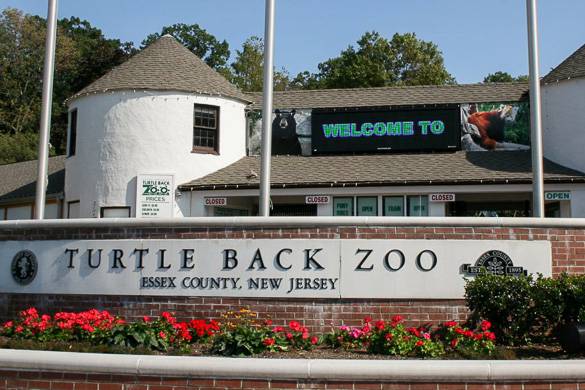 Image of sign for Turtle Back Zoo in New Jersey