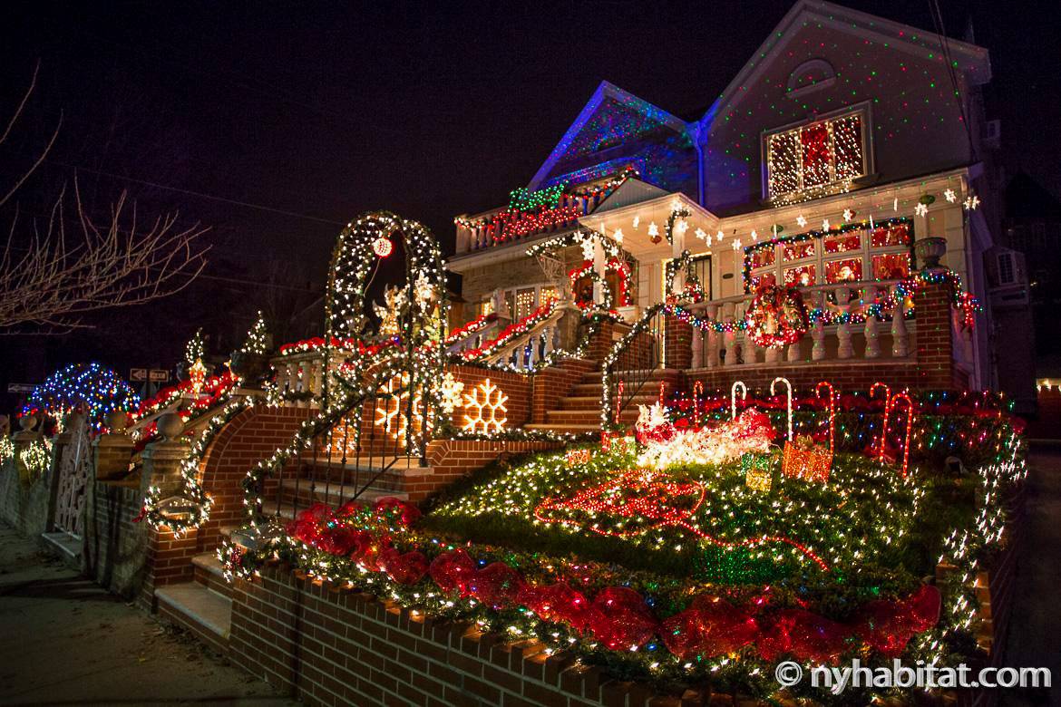 Stroll through the streets of Brooklyn to admire Image of Dyker Height’s house covered in Christmas lights