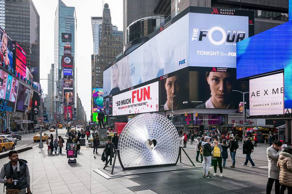 Image of heart sculpture in the middle of Times Square
