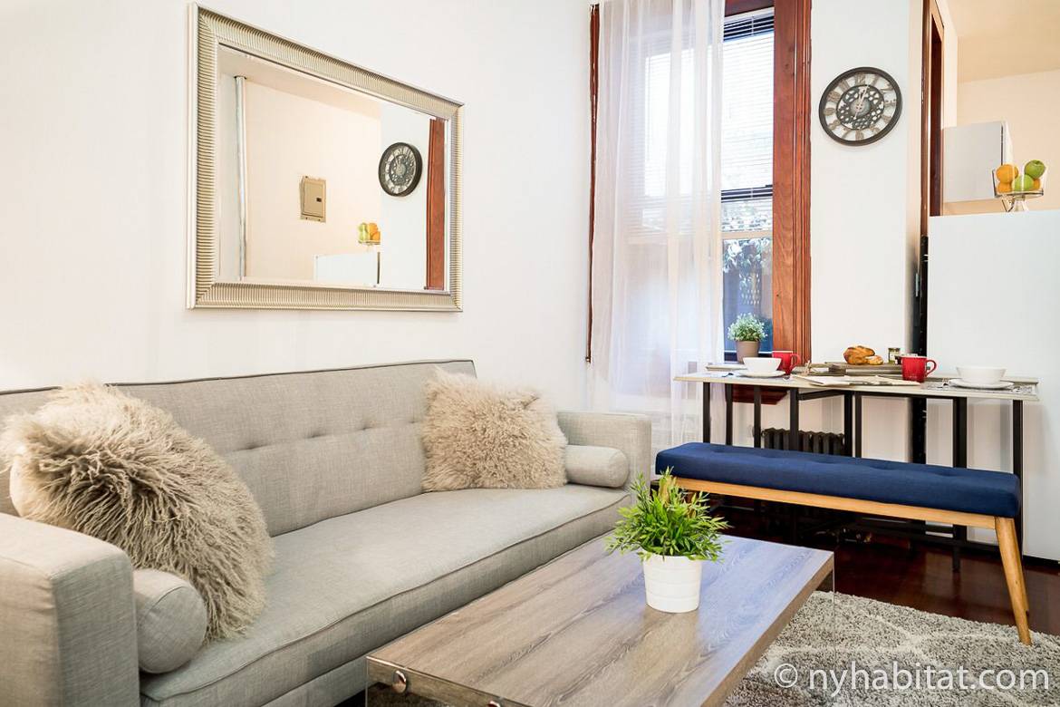 Image of living room of furnished rental NY-16303 in Chelsea