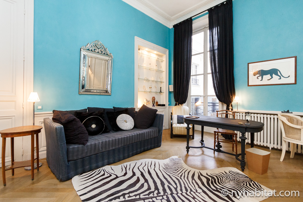 Image of sofa and rug in Paris vacation rental PA-2100