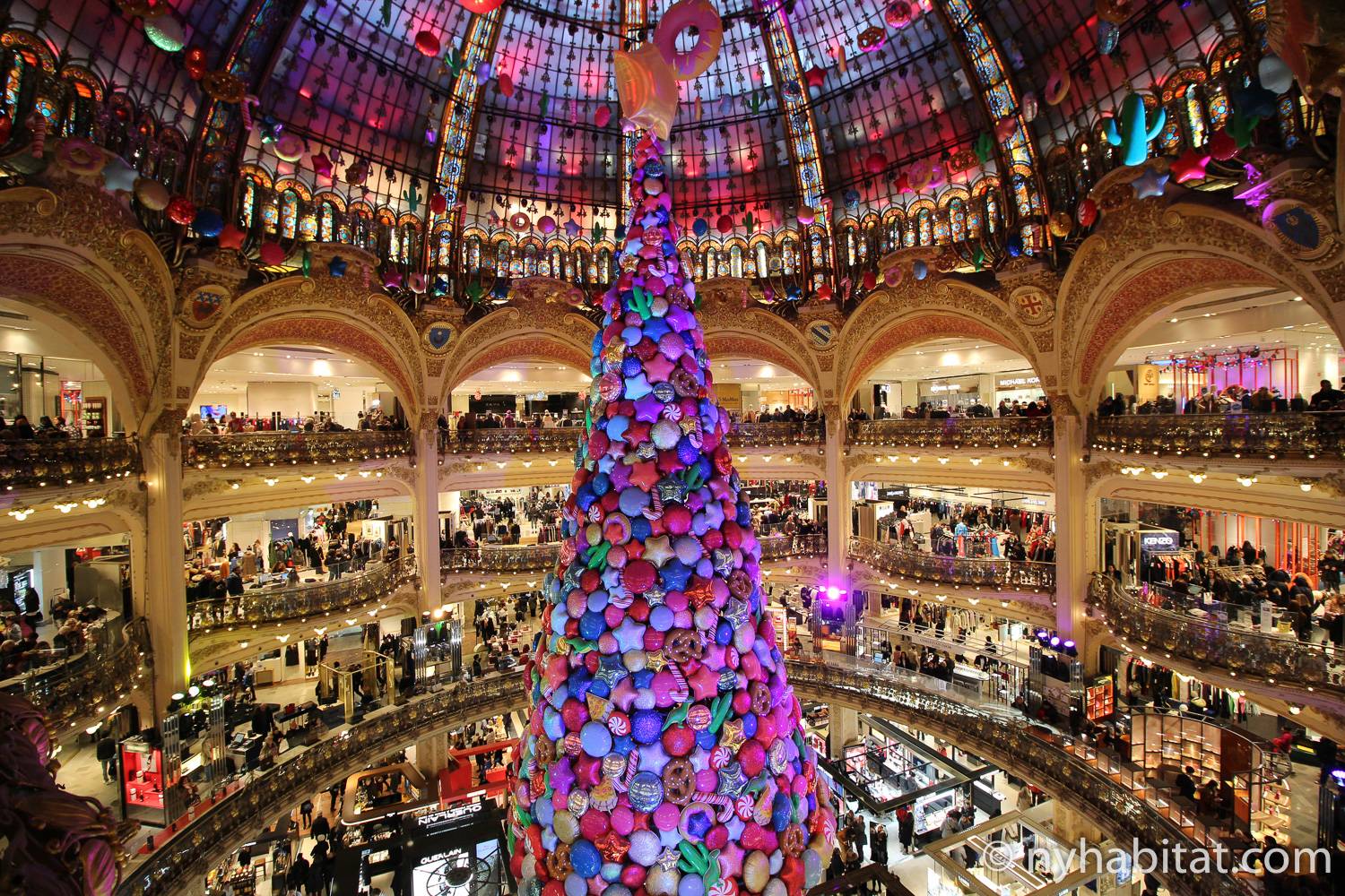 Louis Vuitton : Christmas  Noel a paris, Decoration noel, Vitrine