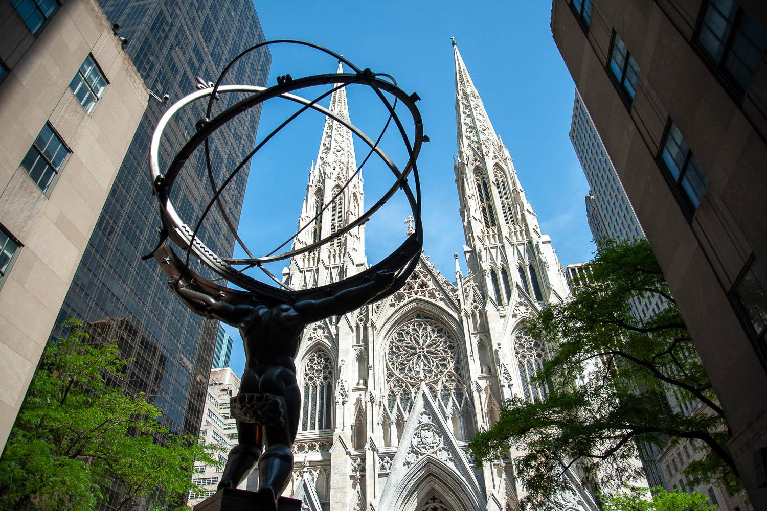 Foto - wohnen nyc fruehling feiern irische geschichte st patricks cathedral midtown manhattan