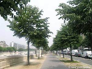 Paris: von Bäumen umgebene Strassen