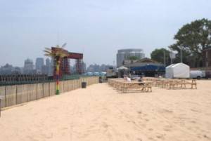 Der Water Taxi Beach auf Governors Island