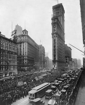 Ein altes Schwarzweiß-Foto des Times Square