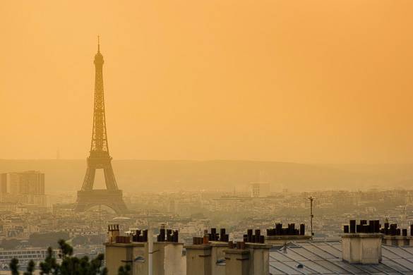 Bild von Paris bei Abenddämmerung, aufgenommen von der Sacré-Cœur in Montmartre
