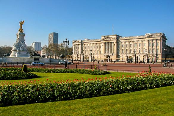 Foto des Buckingham Palace und des Queen Victoria Memorials in London