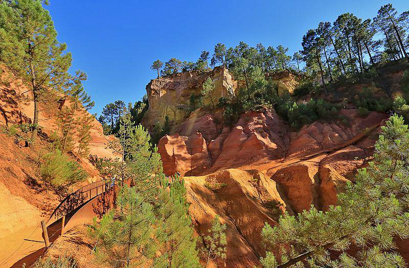 Bild der Ockerlandschaft in Roussillon in der Provence
