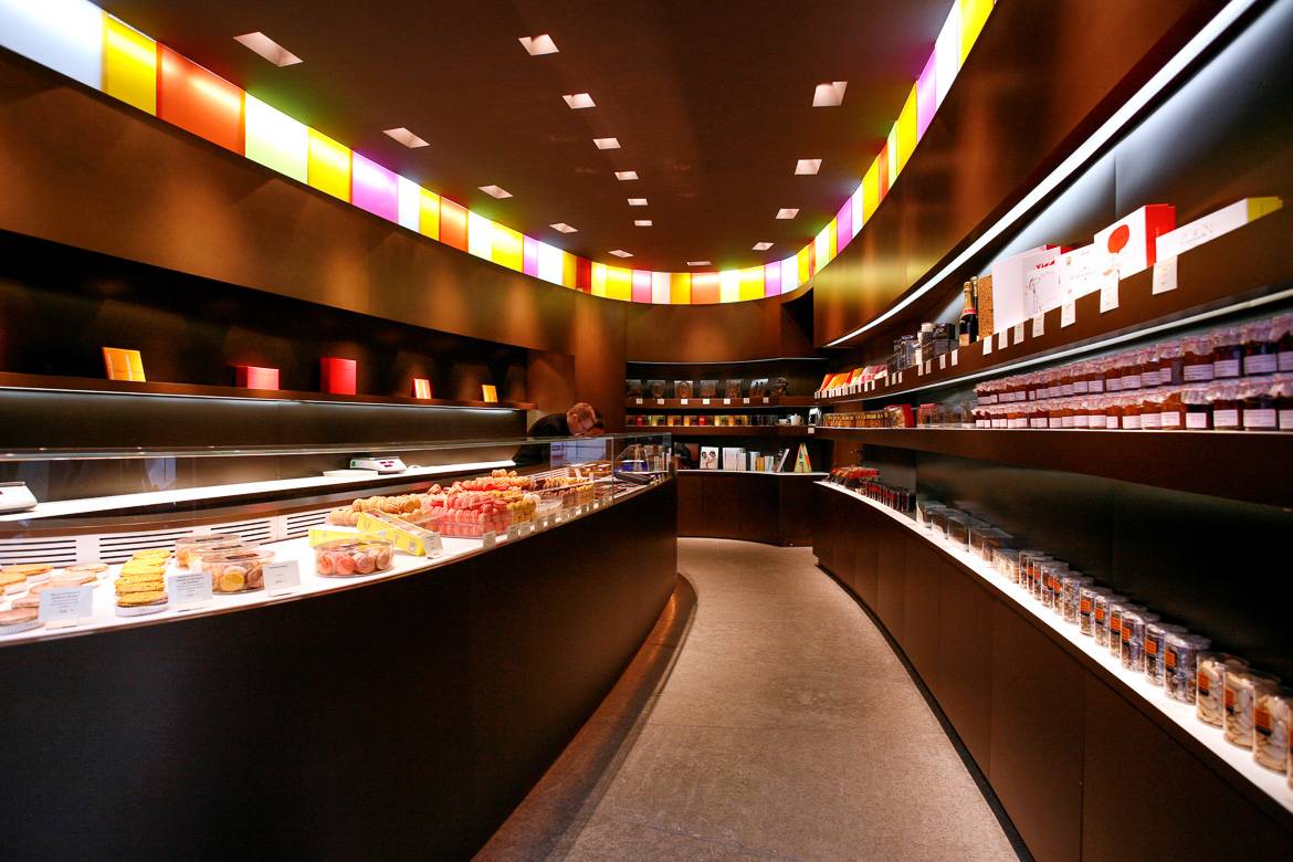 Bild von Macarons in der Konditorei Pierre Hermé in Paris