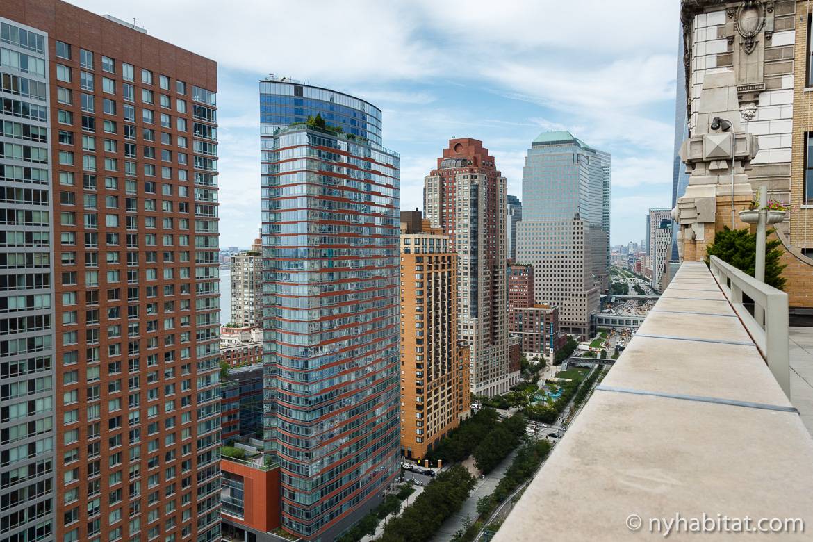 Foto der Aussicht von einer möblierten Studiowohnung in Battery Park