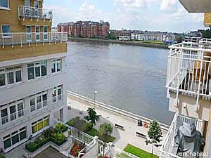 Location meublée à Londres. Photo du balcon de l'appartement T3 à Battersea, Richmond - Wandsworth (LN-595)