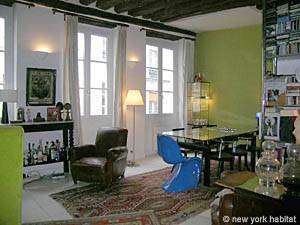 Location meublée à Paris. Photo d'un appartement T2 dans le Marais, Les Halles (PA-421)