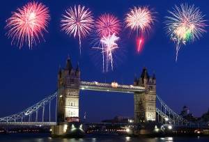 Photo : Pont de Tower Bridge avec feux d’artifice, Londres