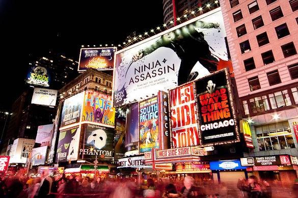 Image de Times Square et des enseignes lumineuses de Broadway à New York