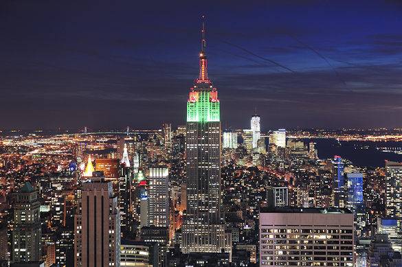 Photo de nuit de l’Empire State Building et de Manhattan