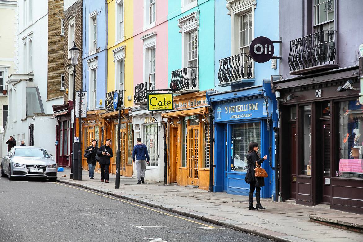 Photo d’un café dans une rue