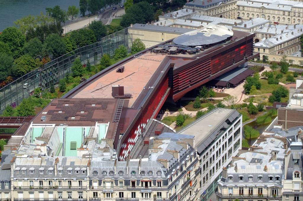 Photo en plongée du musée du quai Branly