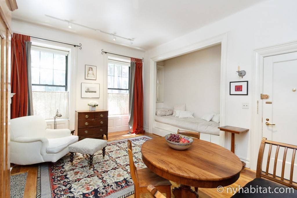 Photo d’un salon avec plusieurs meubles de styles différents