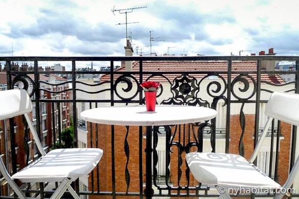 Photo du balcon du studio T1 PA-4460 à Ménilmontant