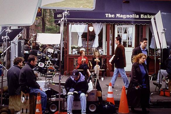 Photo tirée d’un tournage devant le Magnolia Bakery dans Greenwich Village