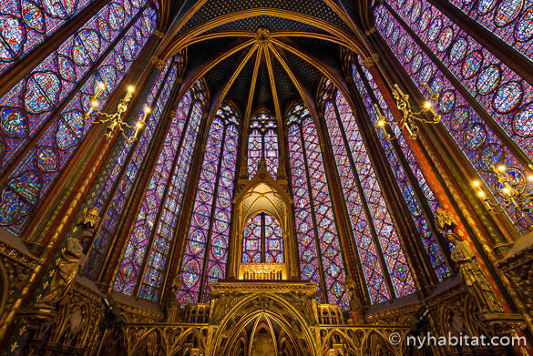 Photo des vitraux dans la Sainte-Chapelle