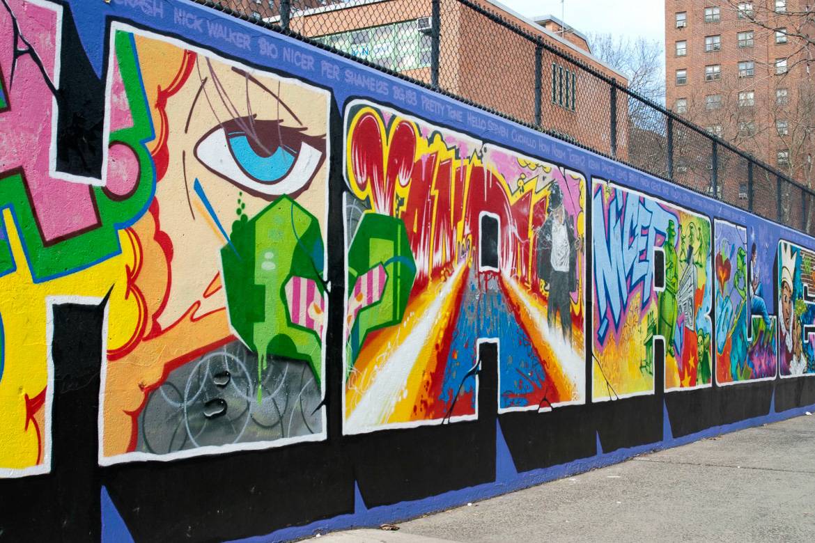 Photo de graffitis artistiques dans les rues de Harlem
