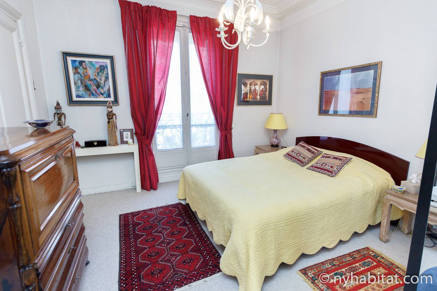 Photo d’une chambre de l’appartement PA-2623 avec lit queen-size.