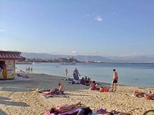 La spiaggia di Antibes, in Costa Azzurra