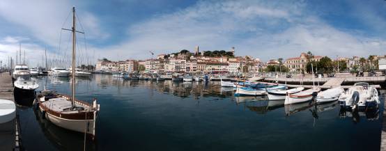 Il porto di Cannes in Costa Azzurra
