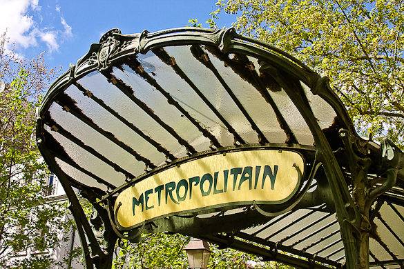 Arte in transito: stazioni della Métro a Parigi