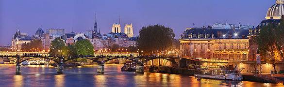 La magia delle notti parigine: nell’immagine, la Senna, il Pont des Arts e l’ Île de la Cité