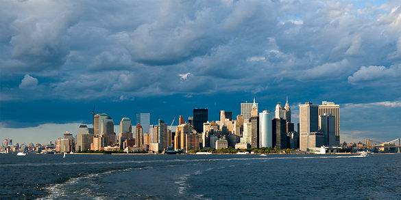 Nuvole di pioggia su Lower Manhattan, New York