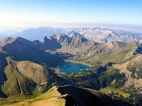 Immagine panoramica delle Alpi francesi, viste dall’alto