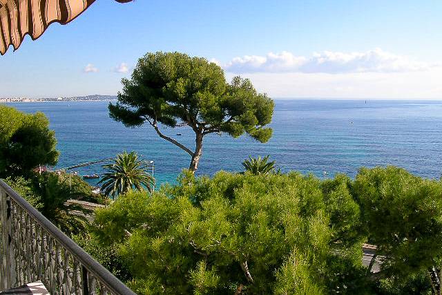 Immagine di un monolocale sul mare a Cannes