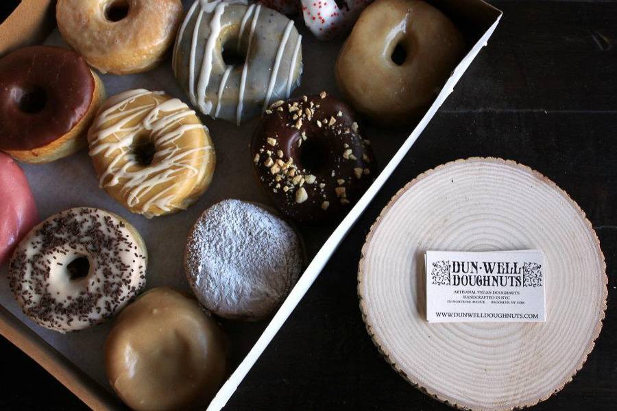 Foto di una delizia del titolare di Dunwell Doughnut