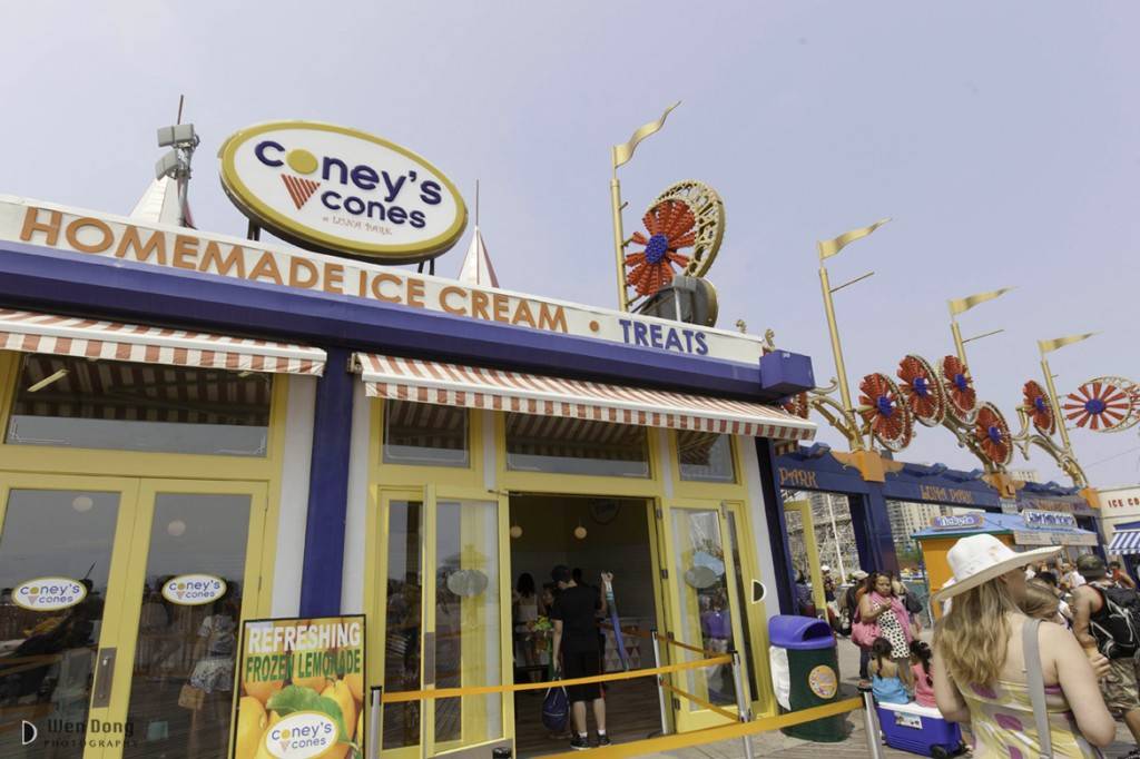 Imagine di uno stand di ice cream nella storica Coney Island