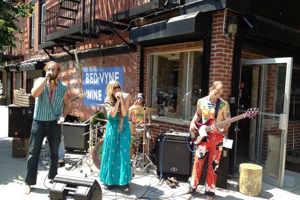 una band dal vivo al Bed-Vyne Brew