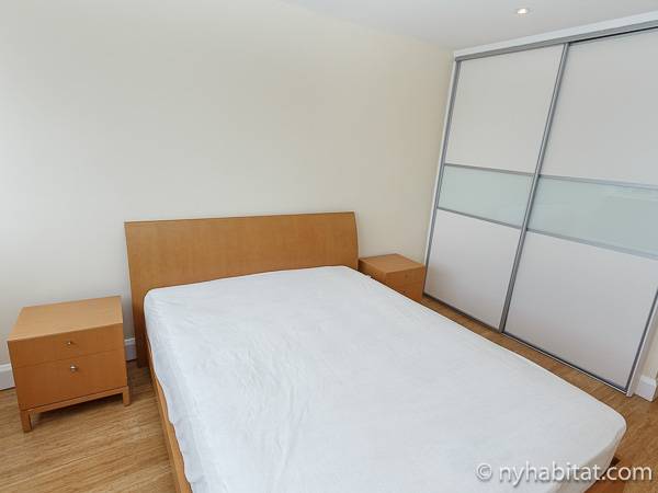 Camera 2 - Photo 2 di 4
