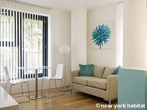 Living room - Photo 1 of 2