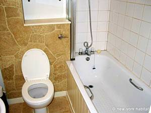 Badezimmer - Photo 3 von 3