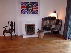 Living room - Photo 2 of 2