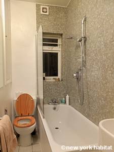 Badezimmer - Photo 1 von 3
