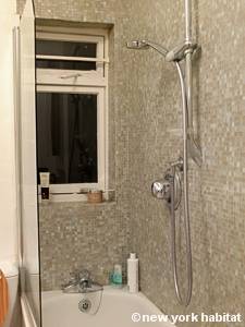 Badezimmer - Photo 2 von 3