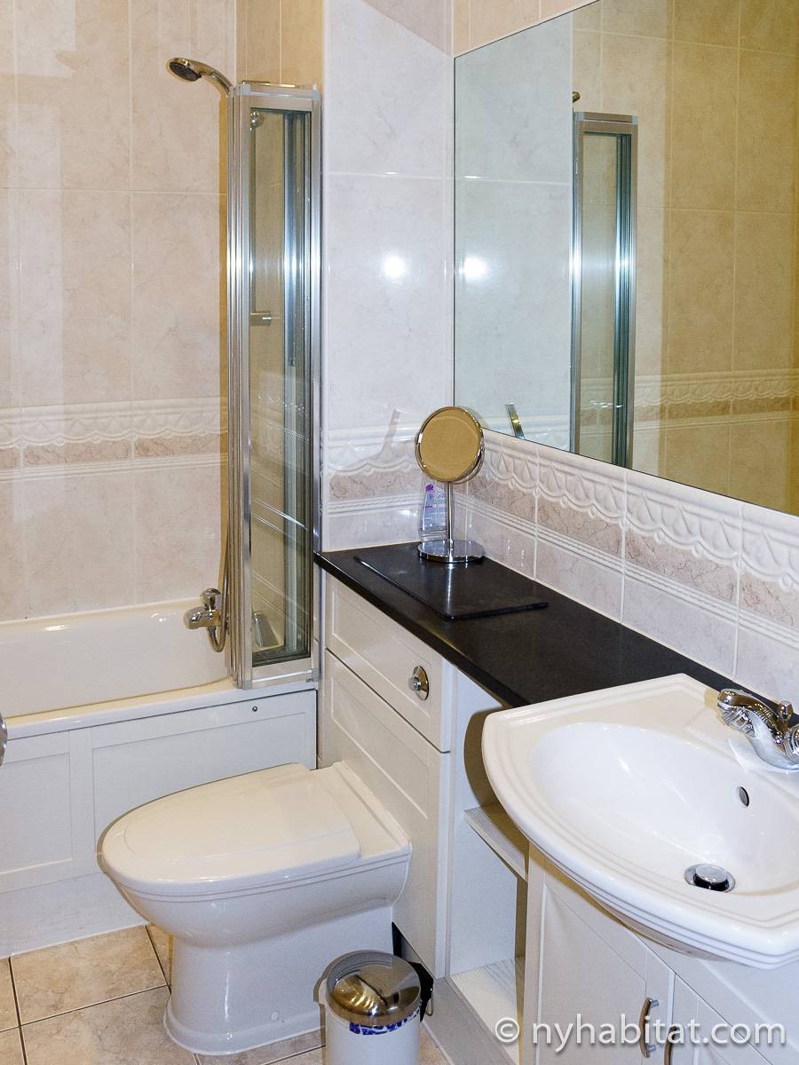 Baño 1 - Photo 2 de 3