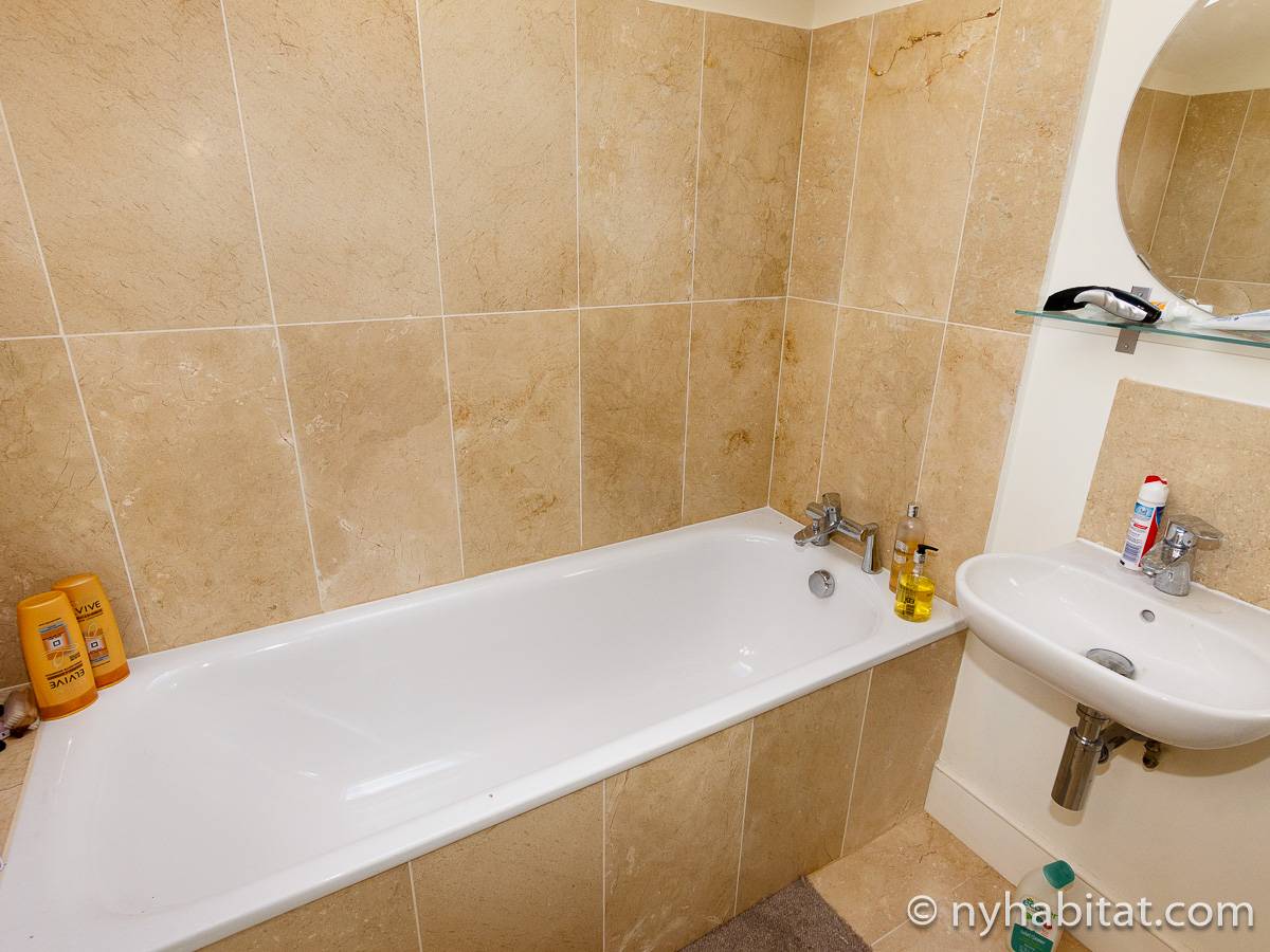 London Apartment 2 Bedroom Duplex Apartment Rental in Camden Town