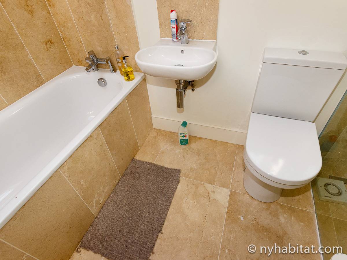 London Apartment 2 Bedroom Duplex Apartment Rental in Camden Town