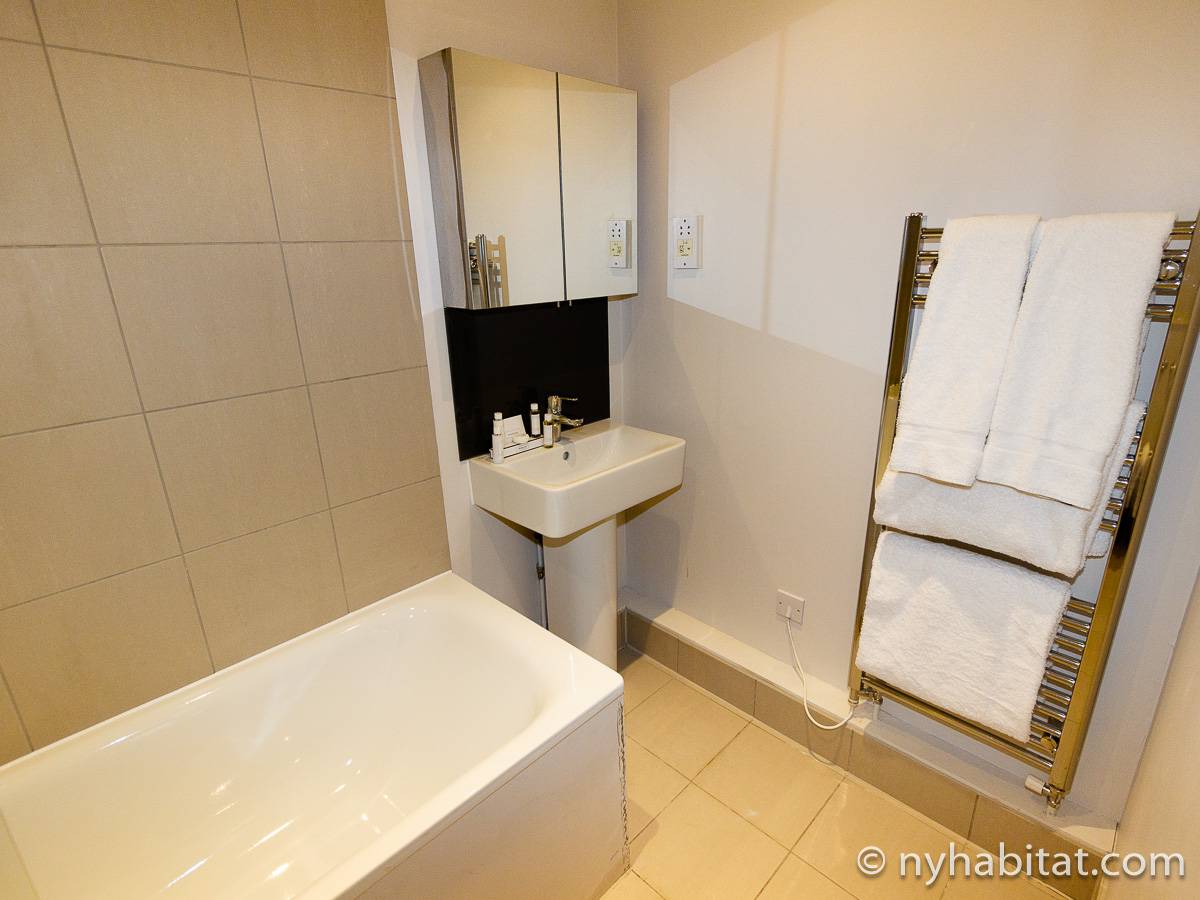 Salle de bain 1 - Photo 1 sur 2