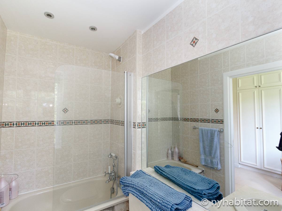 Salle de bain 1 - Photo 1 sur 2